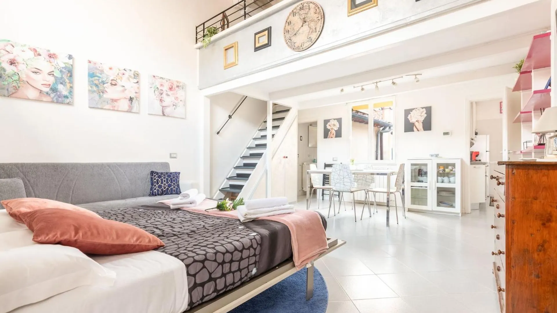 Loft Overlooking The Rooftops In Santa Croce Florence